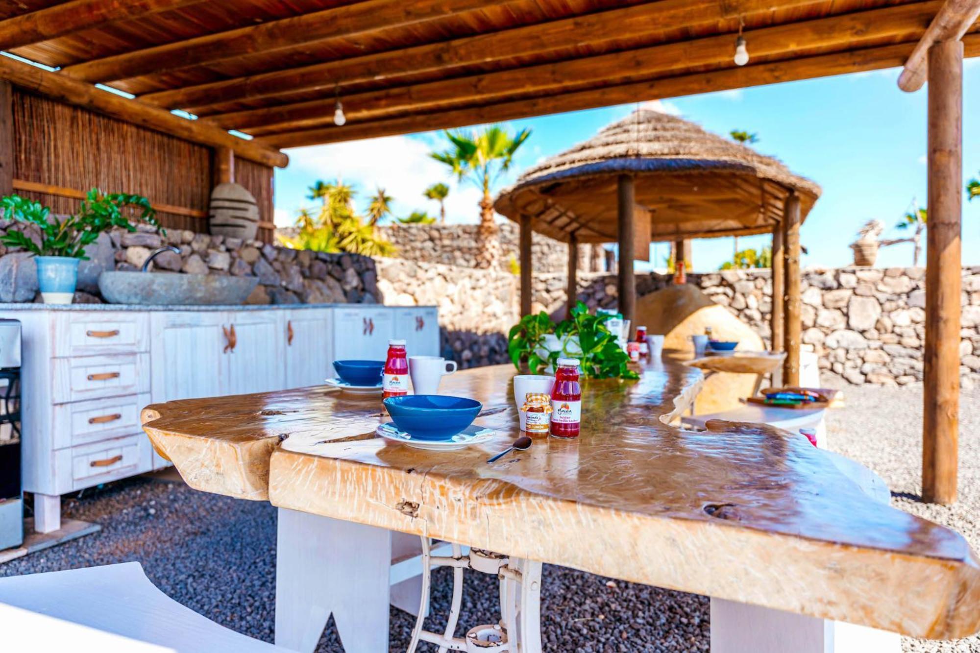 Finca De Arrieta Village - Yurts And Stone Cottages - Shared Pool - Walking Distance To Arrieta Beach - Eco Friendly Tabayesco Exterior foto