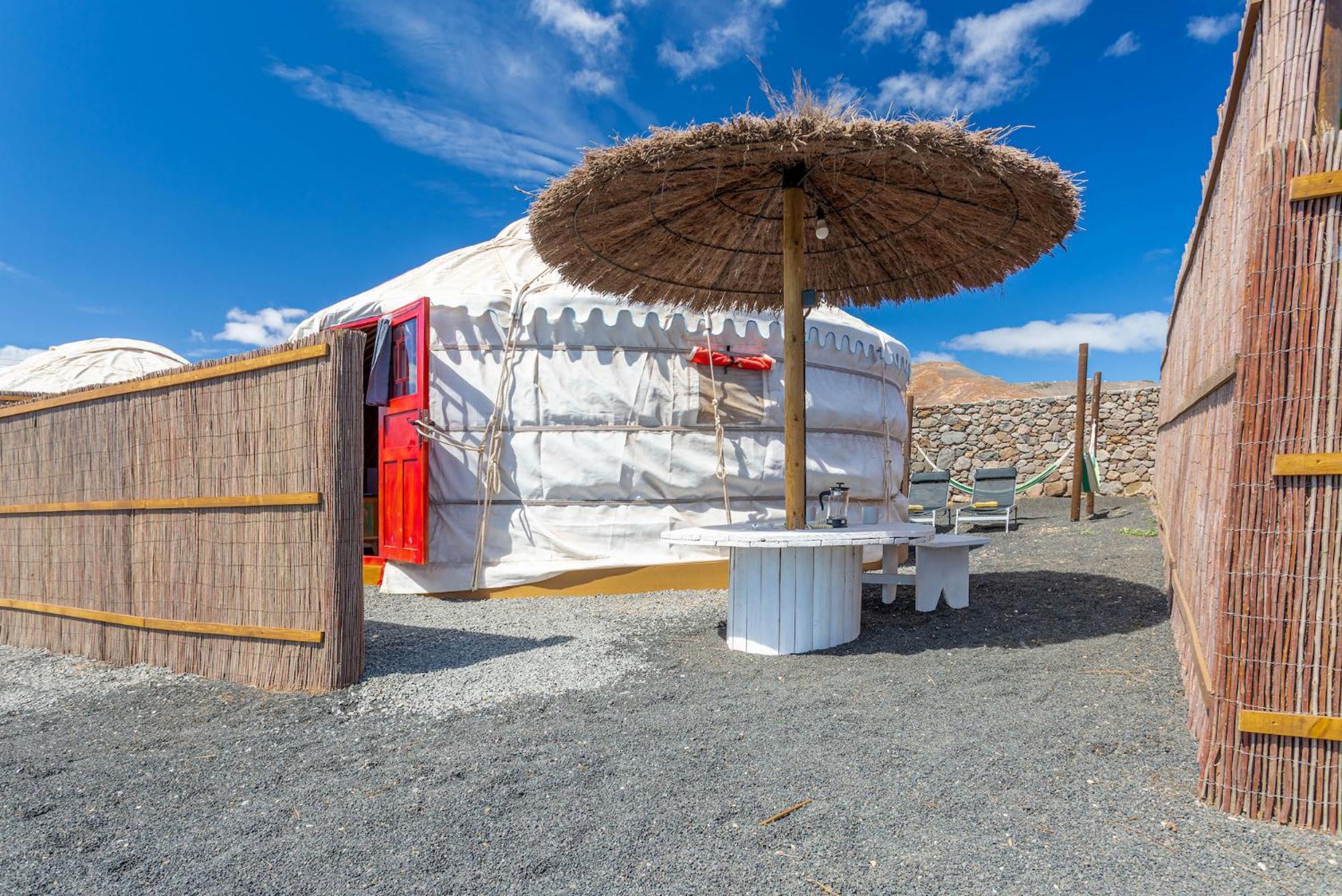 Finca De Arrieta Village - Yurts And Stone Cottages - Shared Pool - Walking Distance To Arrieta Beach - Eco Friendly Tabayesco Exterior foto